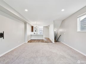 19403 7th Avenue W C1, Lynnwood WA 98036
