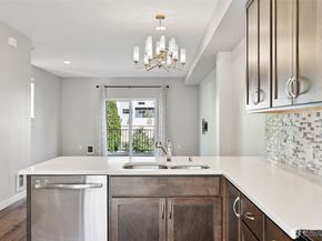 19403 7th Avenue W C1, Lynnwood WA 98036