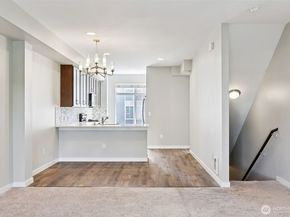 19403 7th Avenue W C1, Lynnwood WA 98036