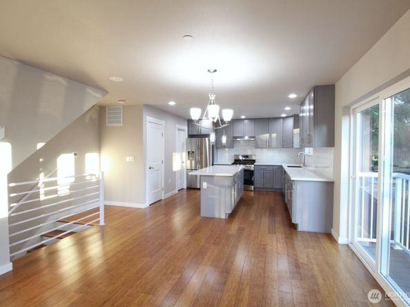 15188 5th Lane S A, Burien WA 98148