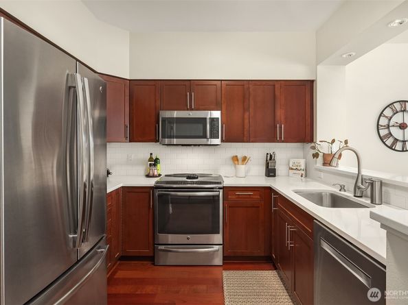211 Kirkland Avenue 504, Kirkland WA 98033