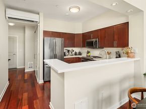 211 Kirkland Avenue 504, Kirkland WA 98033
