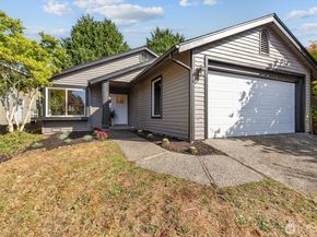 24206 SE 38th Place, Sammamish WA 98029