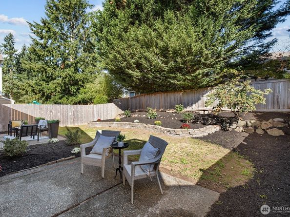 24206 SE 38th Place, Sammamish WA 98029