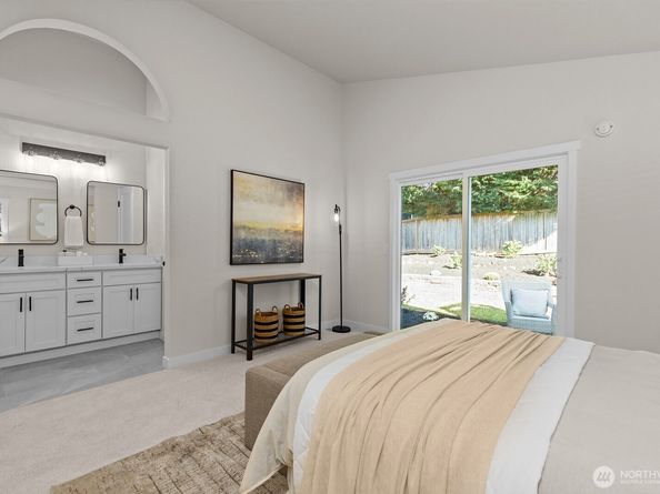 24206 SE 38th Place, Sammamish WA 98029