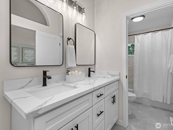 24206 SE 38th Place, Sammamish WA 98029