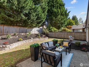 24206 SE 38th Place, Sammamish WA 98029