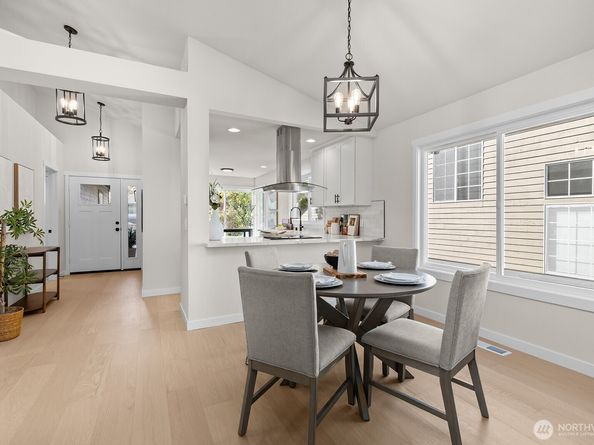 24206 SE 38th Place, Sammamish WA 98029