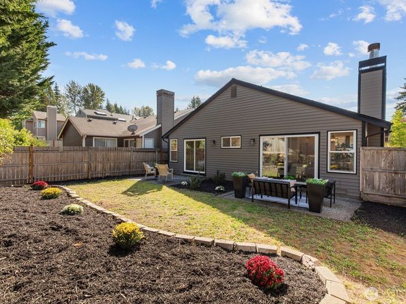 24206 SE 38th Place, Sammamish WA 98029