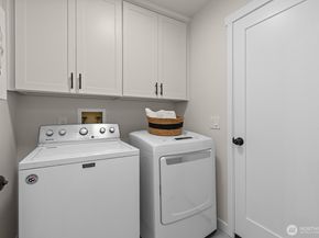 24206 SE 38th Place, Sammamish WA 98029