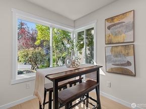 24206 SE 38th Place, Sammamish WA 98029