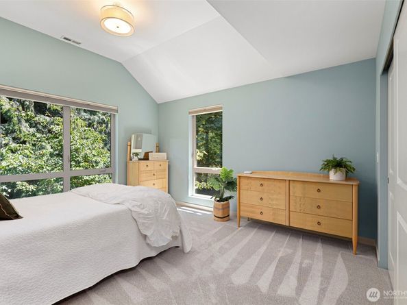 9310 Hemlock Avenue NE, Bainbridge Island WA 98110