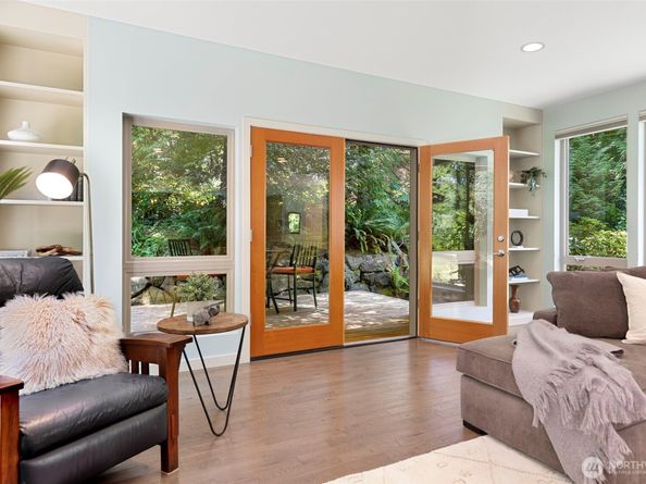 9310 Hemlock Avenue NE, Bainbridge Island WA 98110