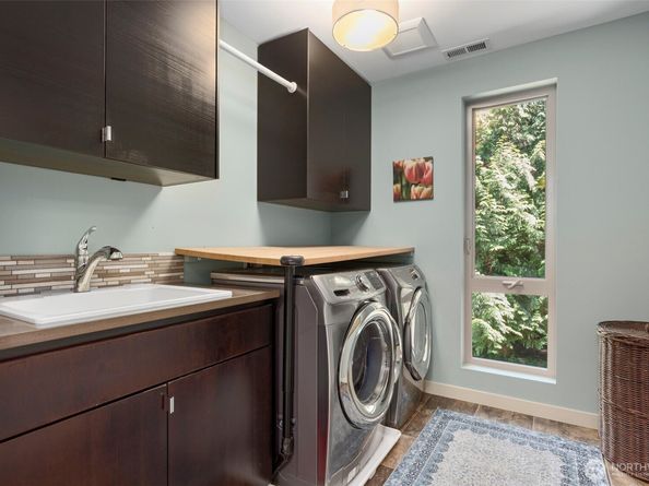 9310 Hemlock Avenue NE, Bainbridge Island WA 98110