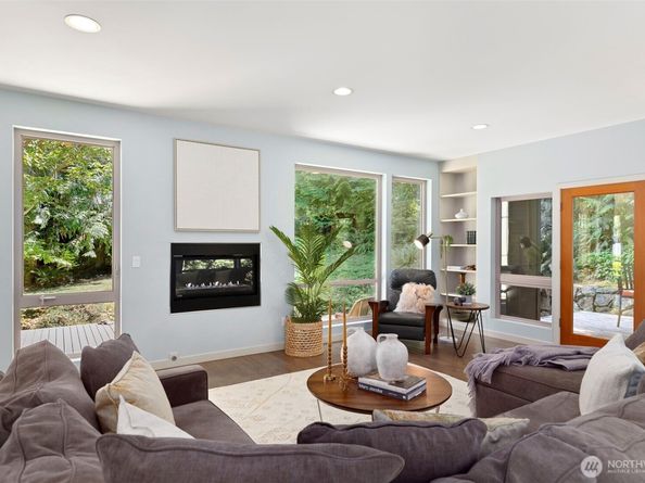 9310 Hemlock Avenue NE, Bainbridge Island WA 98110