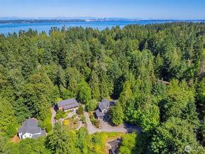 9310 Hemlock Avenue NE, Bainbridge Island WA 98110