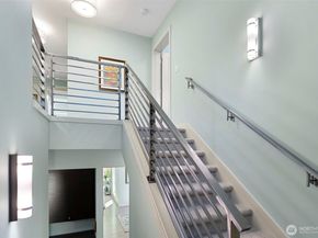 9310 Hemlock Avenue NE, Bainbridge Island WA 98110