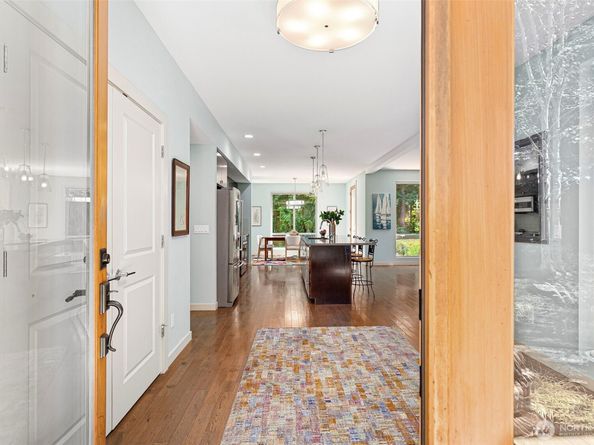 9310 Hemlock Avenue NE, Bainbridge Island WA 98110