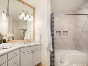 8850 Redmond Woodinville Road NE 304, Redmond WA 98052