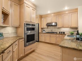 8850 Redmond Woodinville Road NE 304, Redmond WA 98052