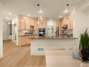 8850 Redmond Woodinville Road NE 304, Redmond WA 98052