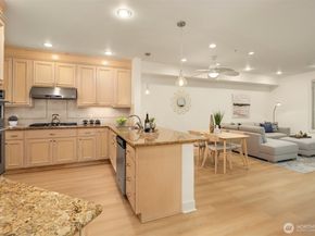 8850 Redmond Woodinville Road NE 304, Redmond WA 98052