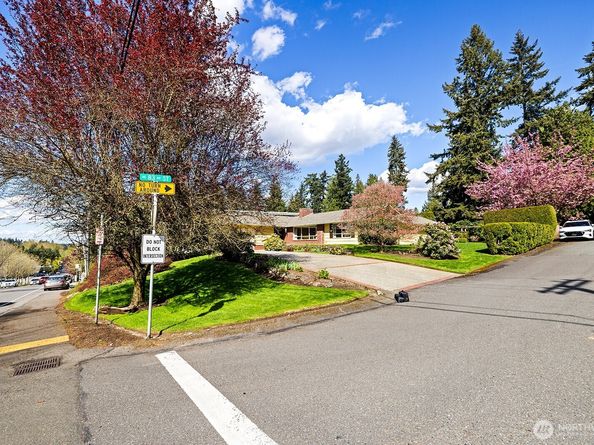 8236 120th Avenue NE, Kirkland WA 98033