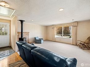 8236 120th Avenue NE, Kirkland WA 98033