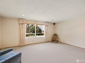 8236 120th Avenue NE, Kirkland WA 98033