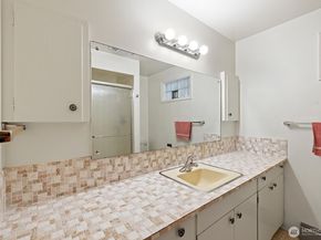 8236 120th Avenue NE, Kirkland WA 98033