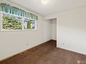 8236 120th Avenue NE, Kirkland WA 98033