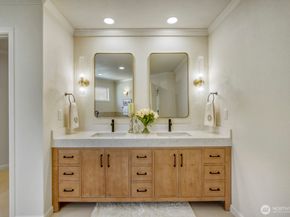 6551 17th Ave Avenue SW, Seattle WA 98106