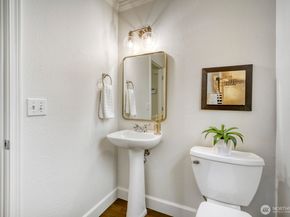 6551 17th Ave Avenue SW, Seattle WA 98106