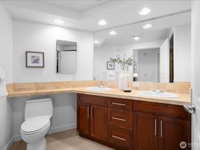 211 Kirkland Avenue 208, Kirkland WA 98033