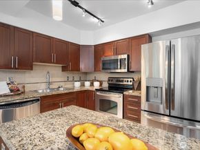 211 Kirkland Avenue 208, Kirkland WA 98033