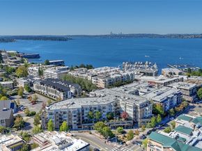 211 Kirkland Avenue 208, Kirkland WA 98033