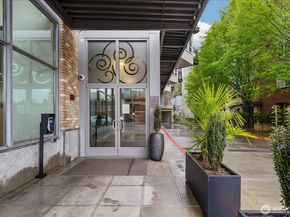 211 Kirkland Avenue 208, Kirkland WA 98033