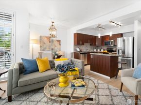 211 Kirkland Avenue 208, Kirkland WA 98033