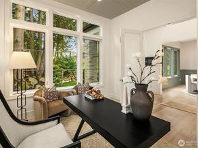 1706 111th Avenue NE, Bellevue WA 98004