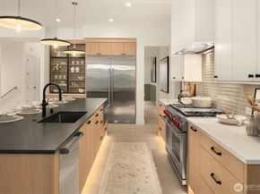 1706 111th Avenue NE, Bellevue WA 98004