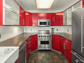 2040 13th Avenue W 33, Seattle WA 98119