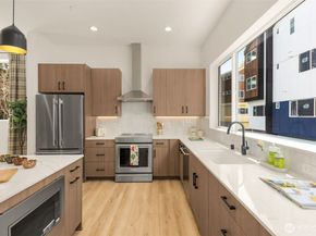 16002 SE 31st Lane, Bellevue WA 98008