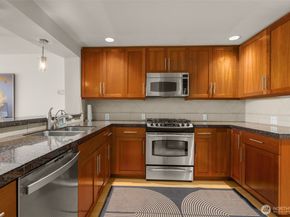 900 Warren Avenue N 302, Seattle WA 98109