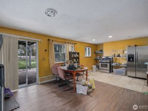 2230 S 253rd Place, Des Moines WA 98198