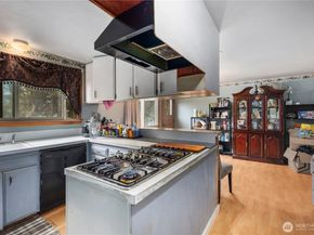 2230 S 253rd Place, Des Moines WA 98198