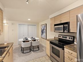 929 3rd Avenue F301, Kirkland WA 98033