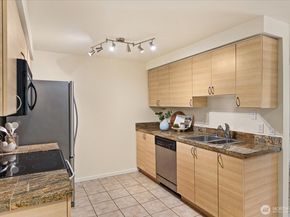 929 3rd Avenue F301, Kirkland WA 98033