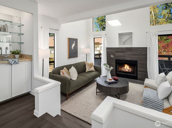 3506 108th Place NE 2, Bellevue WA 98004