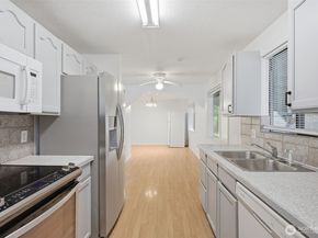 11851 SE 170th Place, Renton WA 98058