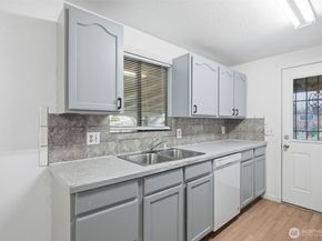 11851 SE 170th Place, Renton WA 98058